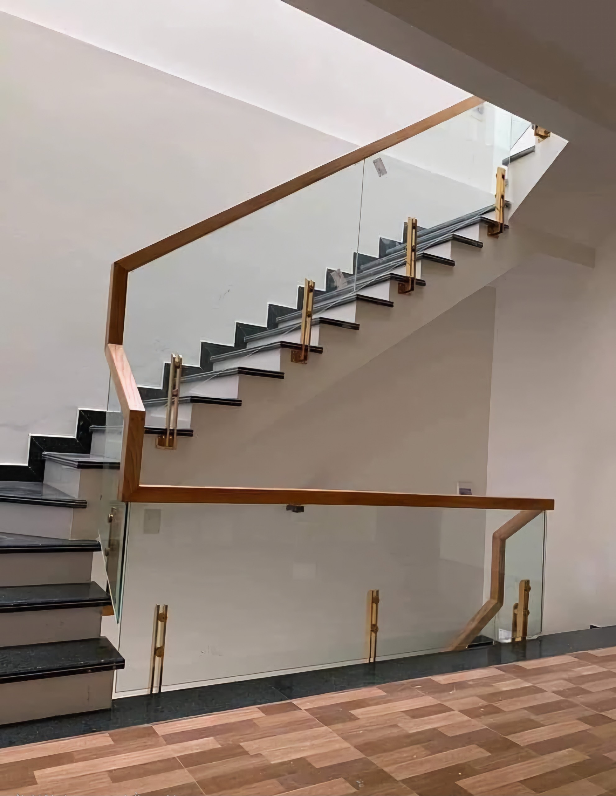 Mình cho thuê nhà, Lê Trọng Tấn, Hoàng Văn Thái,, 230m2x 3.5T -39 tr 2