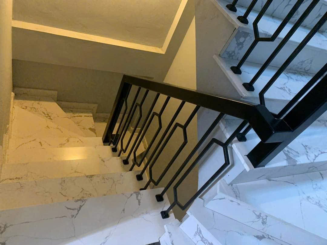 Cho thuê nhà, THANG MÁY, 107m2_ 6T; Lạc Long Quân, Võ Chí Công -44 tr 2