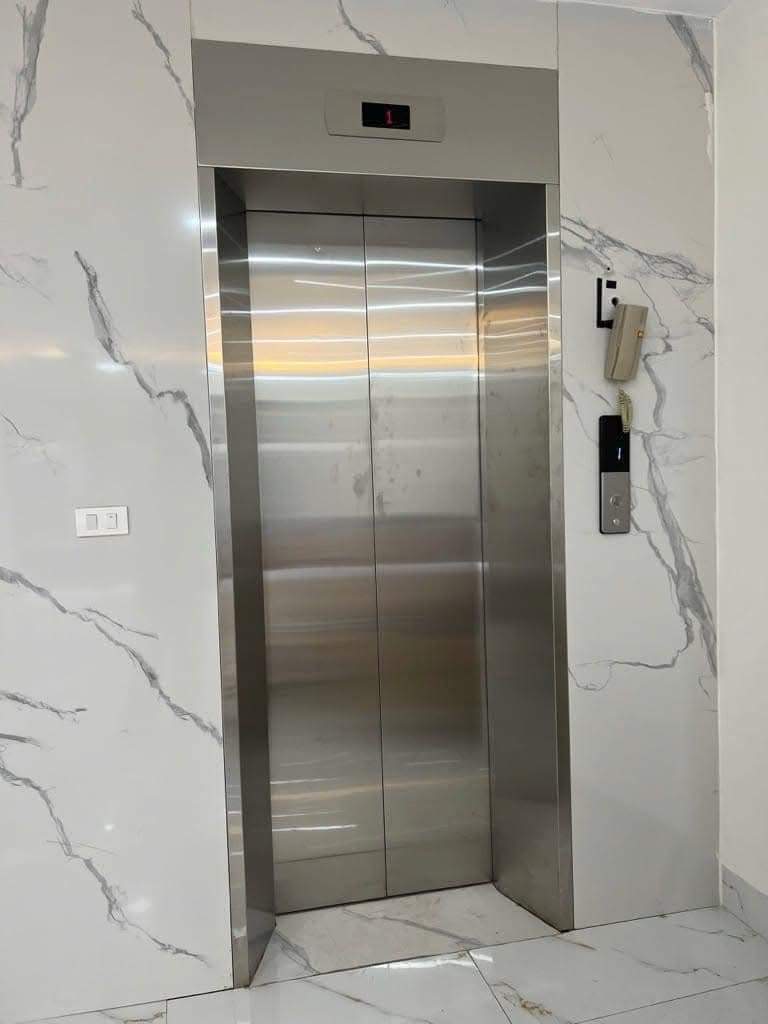 Cho thuê nhà, THANG MÁY, 107m2_ 6T; Lạc Long Quân, Võ Chí Công -44 tr 3