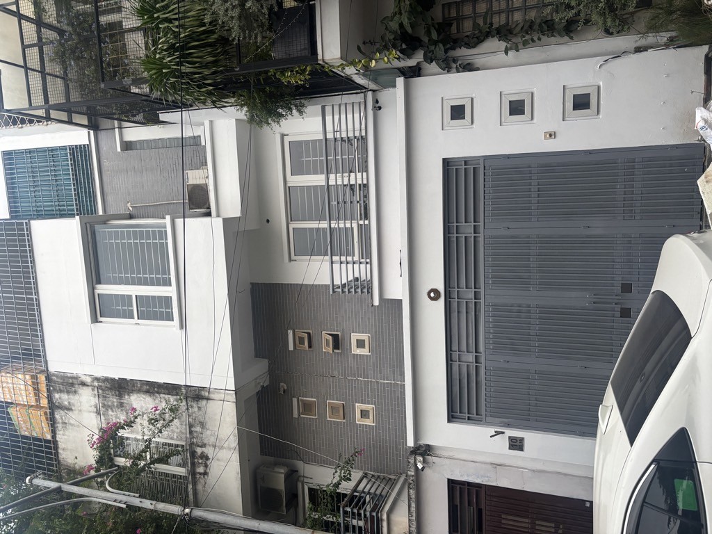 Chuyển về quê Lâm Hạ Long Biên 10 tỷ 60m,sẵn ở luôn 2