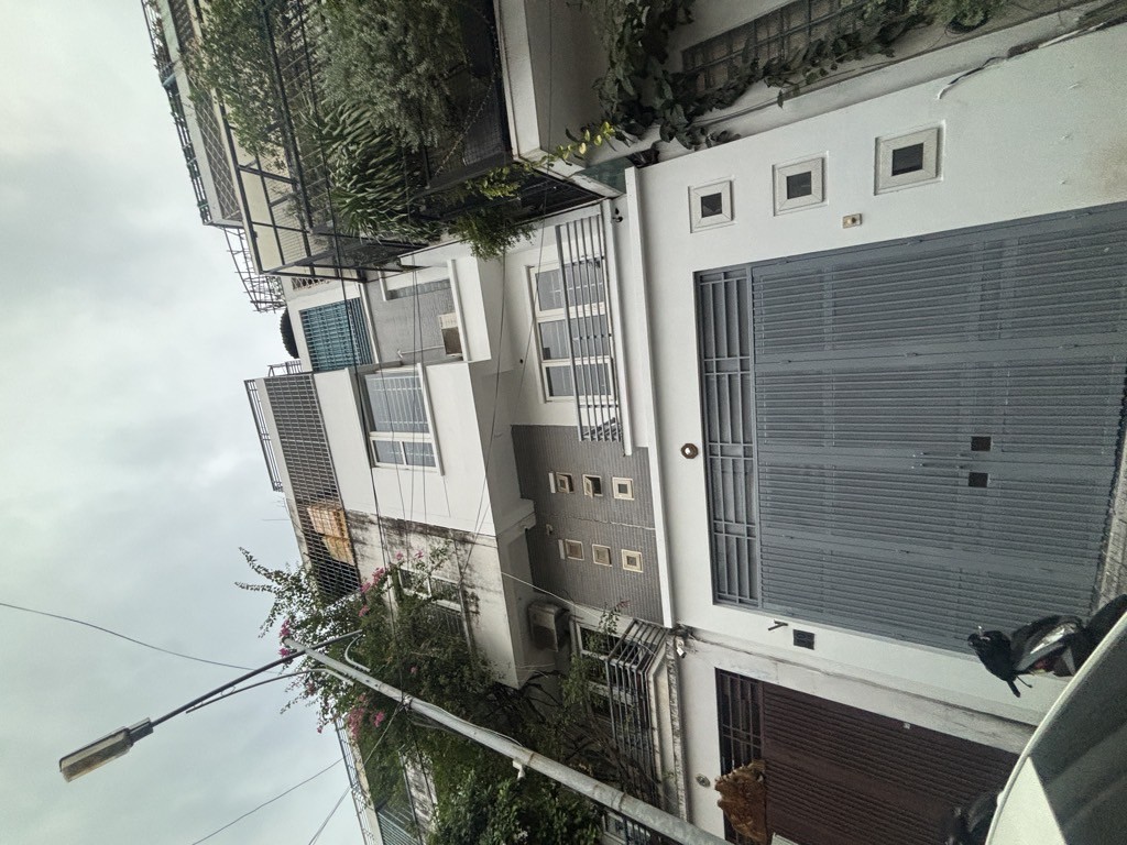 Chuyển về quê Lâm Hạ Long Biên 10 tỷ 60m,sẵn ở luôn