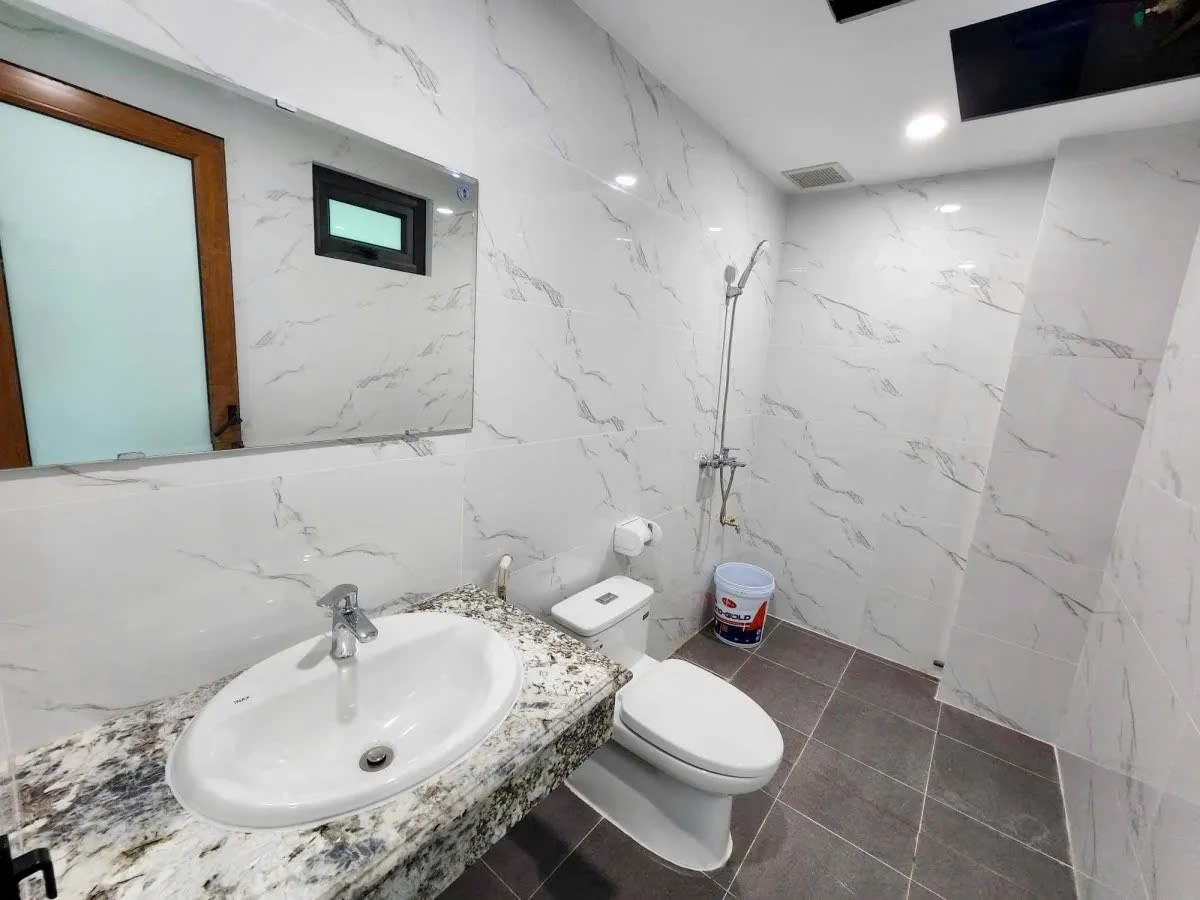 Nhà mình cho thuê nhà, Lê Văn Lương, Khuất Duy Tiến; 200m2* 2T -44 tr 2