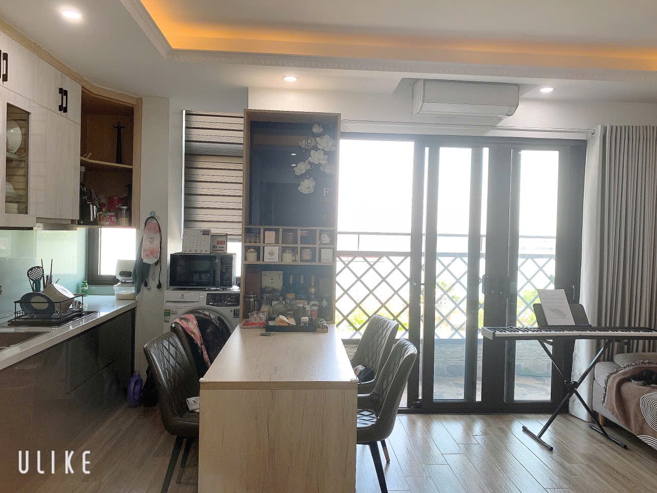 Cho thuê Căn Chung cư mini 1N,1K Full đồ cực VIP, Ngõ rộng View toàn mặt hồ Tây. Chỉ 12tr 7