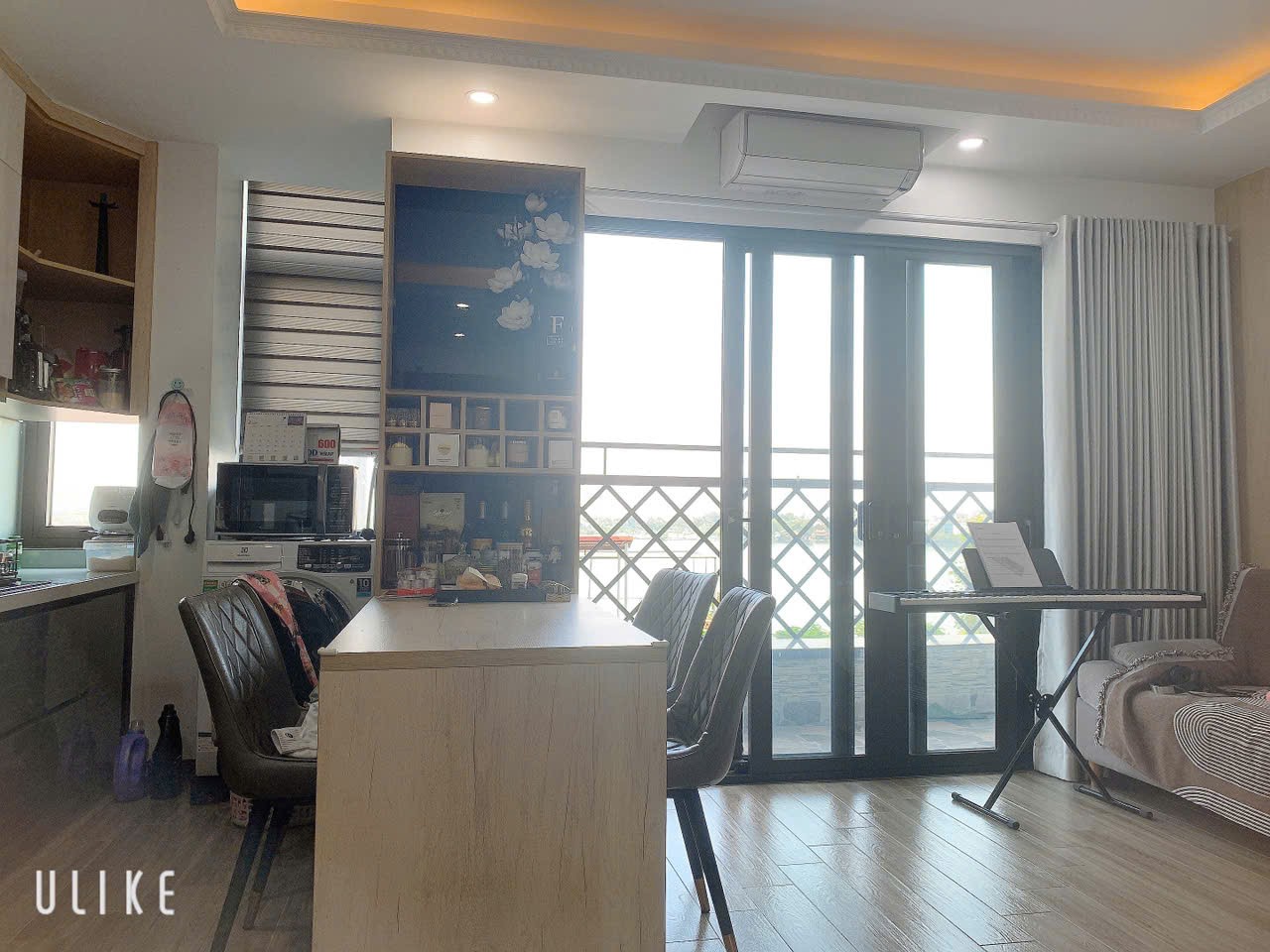 Cho thuê Căn Chung cư mini 1N,1K Full đồ cực VIP, Ngõ rộng View toàn mặt hồ Tây. Chỉ 12tr 11