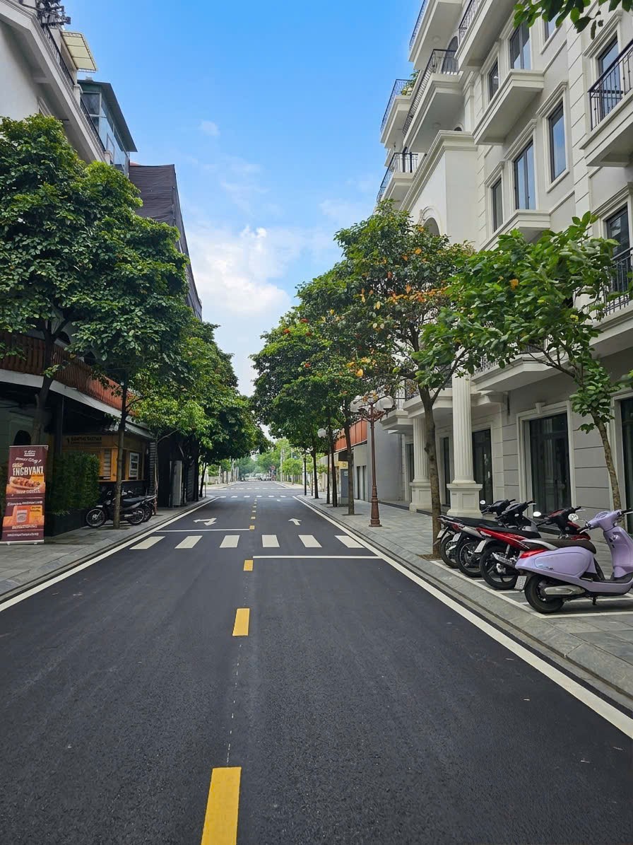 BÁN GẤP TRONG THÁNG  TOÀ VP LÔ GÓC HỒNG TIẾN, LONG BIÊN - 165M2 - 6 T THANG MÁY - MT 25M - GIÁ 77 2