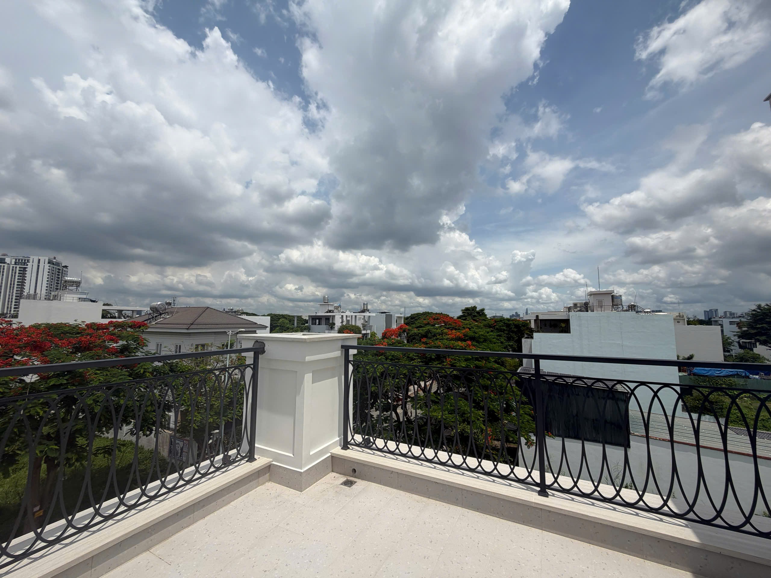 Cho thuê Biệt thự Quận 2, Hồ Chí Minh, Diện tích 300m², Giá 0110 Triệu/tháng 6
