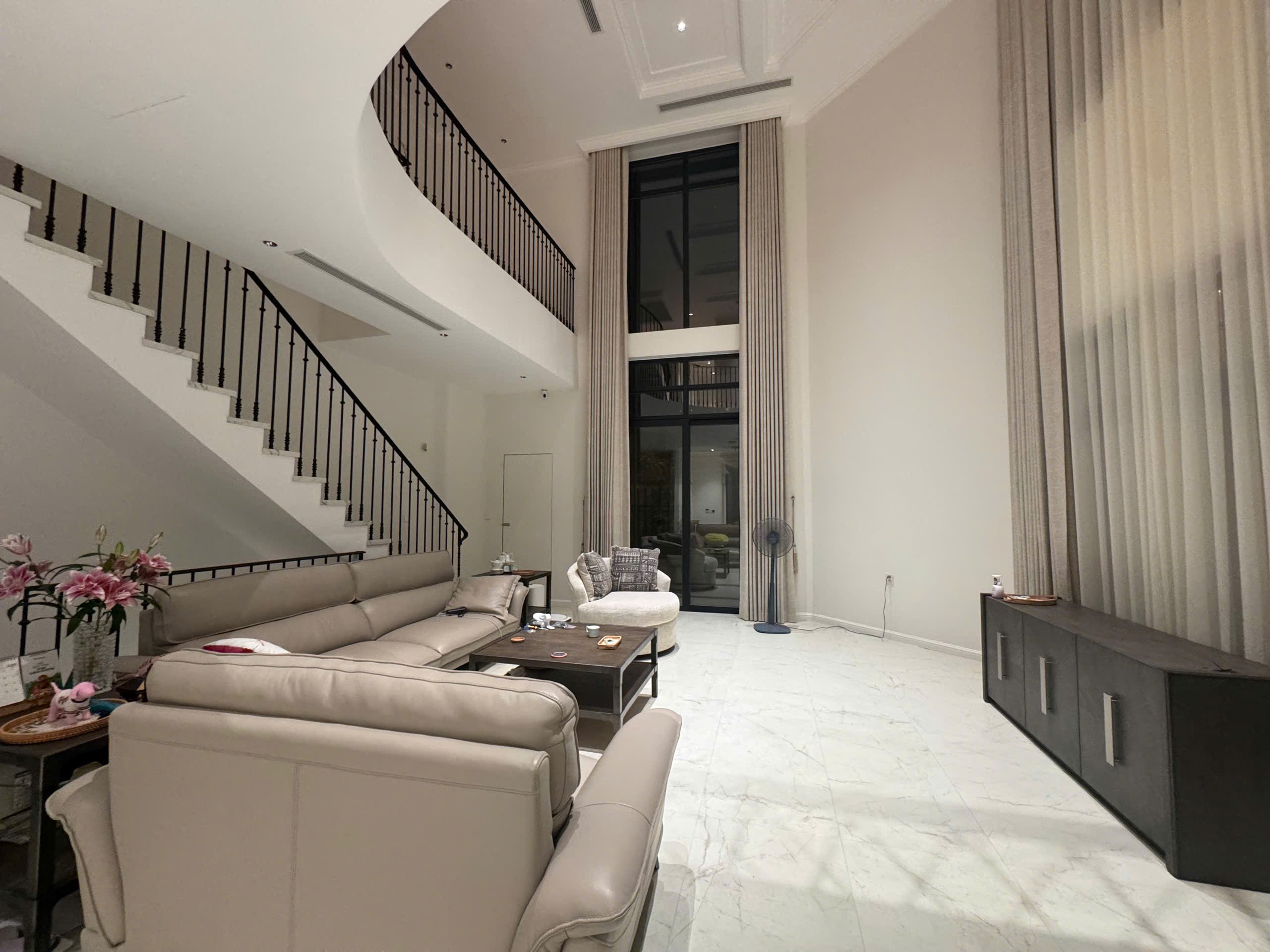 Cho thuê Biệt thự Quận 2, Hồ Chí Minh, Diện tích 300m², Giá 0110 Triệu/tháng
