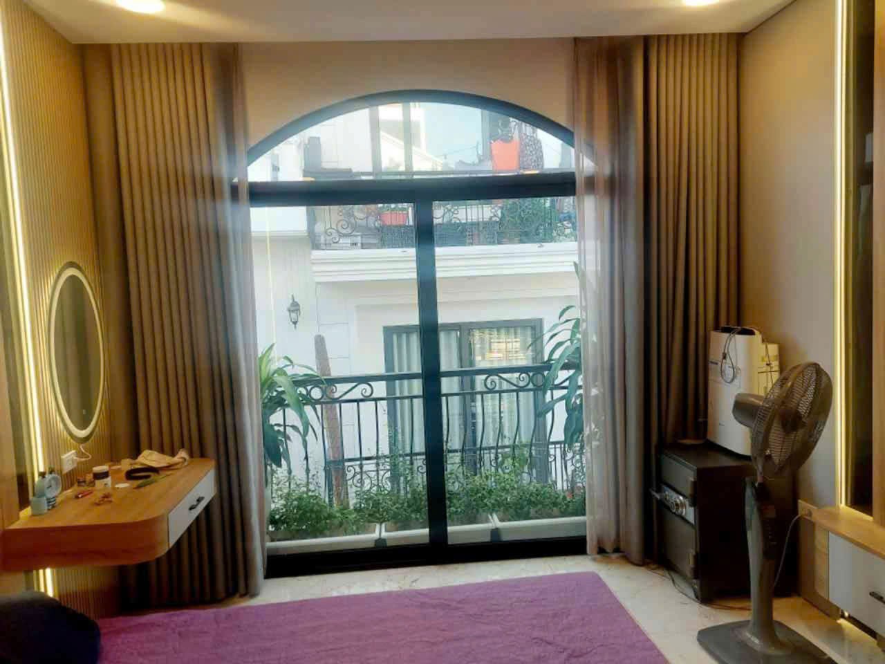 NHÀ ĐẸP PHÚC ĐỒNG – 55M² X 5 TẦNG – GARA Ô TÔ – THANG MÁY – FULL NỘI THẤT 3