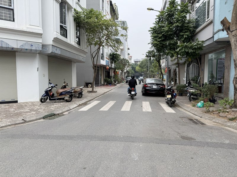 Bán đất TĐC Giang Biên 90m2, khổ đẹp vuông vắn, đường phân lô 11m, Sát Chợ & Trường Học 4