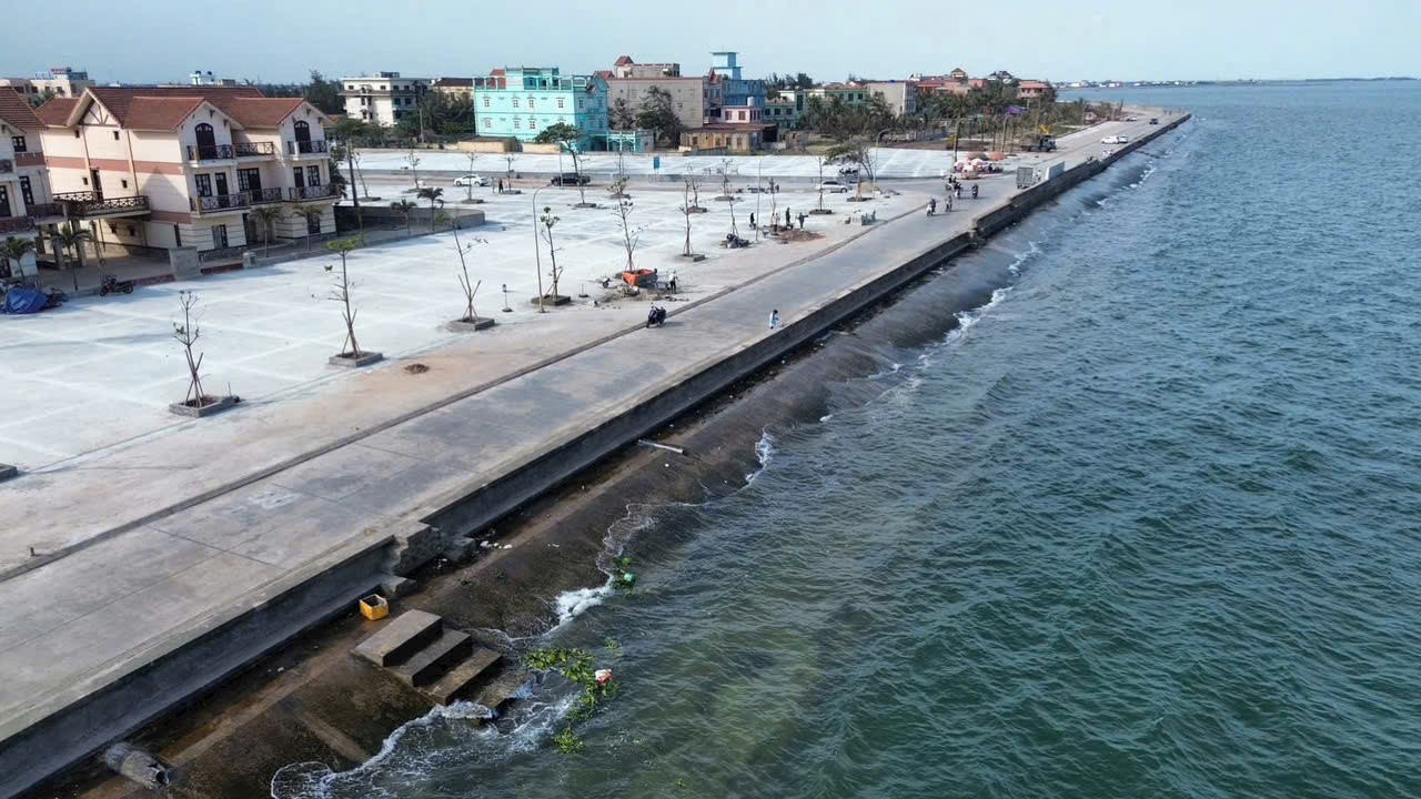 Bán cắt lỗ lô đất Quất Lâm cách biển 300m, chỉ 1tỷ020tr, sẵn sổ lâu dài 4