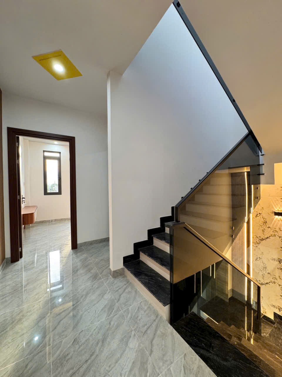 Bán nhà mới xây hẻm Bình Thành, Bình Hưng Hòa B dt 56,4m2 , 2 lầu , 5pn,5wc giá 5,9 tỷ 6