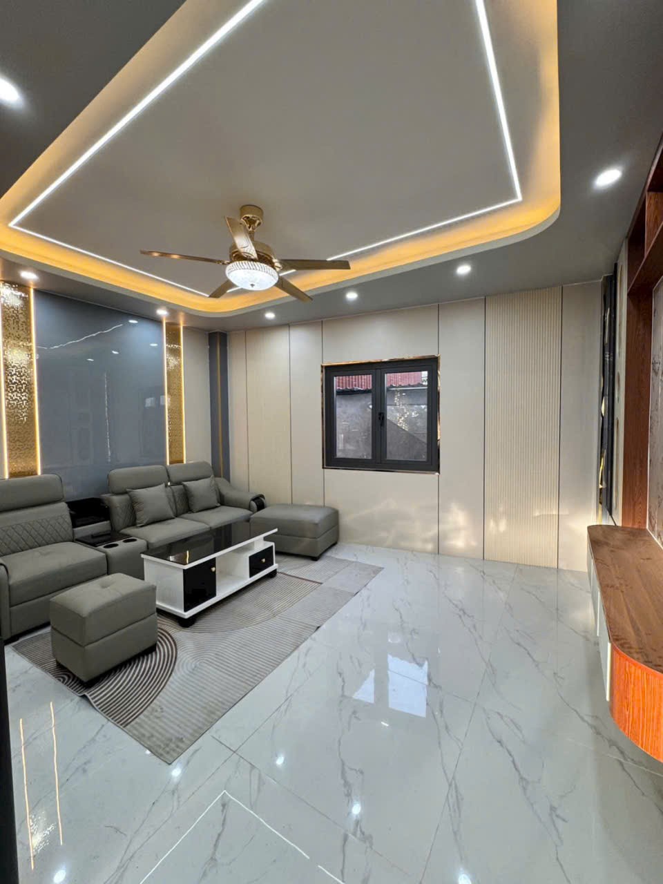 Bán nhà mới xây hẻm Bình Thành, Bình Hưng Hòa B dt 56,4m2 , 2 lầu , 5pn,5wc giá 5,9 tỷ 8