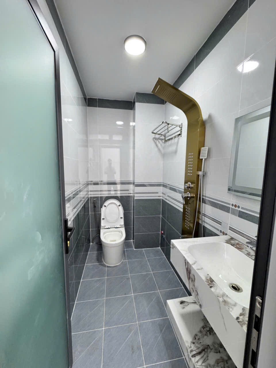Bán nhà mới xây hẻm Bình Thành, Bình Hưng Hòa B dt 56,4m2 , 2 lầu , 5pn,5wc giá 5,9 tỷ 12