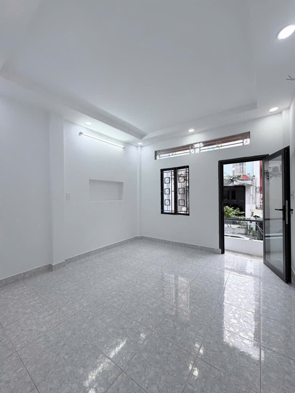Bán nhà hẻm đường 27, Tân Sơn Nhì, q Tân Phú dt 39m2, 1 lầu, 2pn,2wc góc 2 mt giá 4,5 tỷ 5