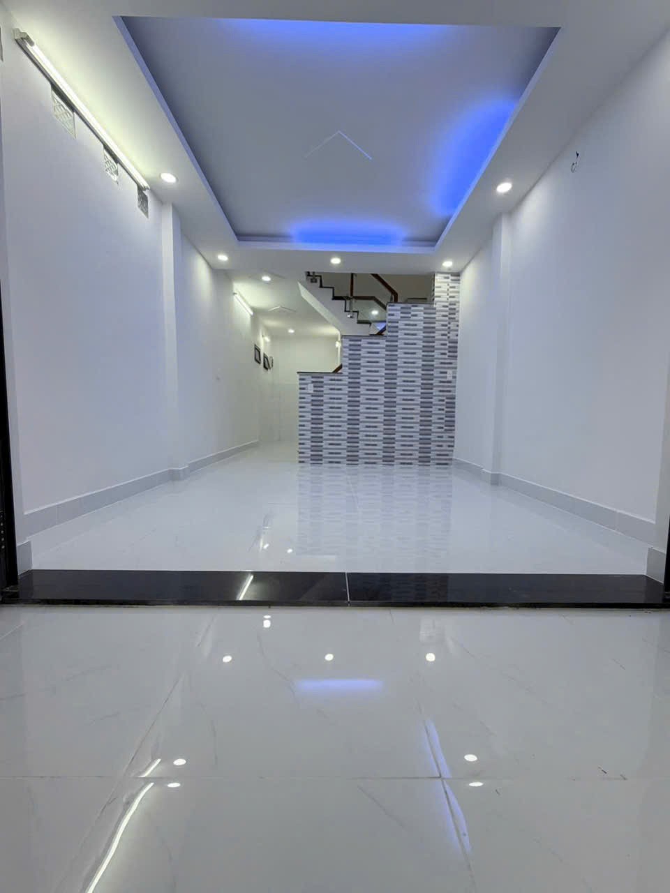 Bán nhà hẻm đường 27, Tân Sơn Nhì, q Tân Phú dt 39m2, 1 lầu, 2pn,2wc góc 2 mt giá 4,5 tỷ 9