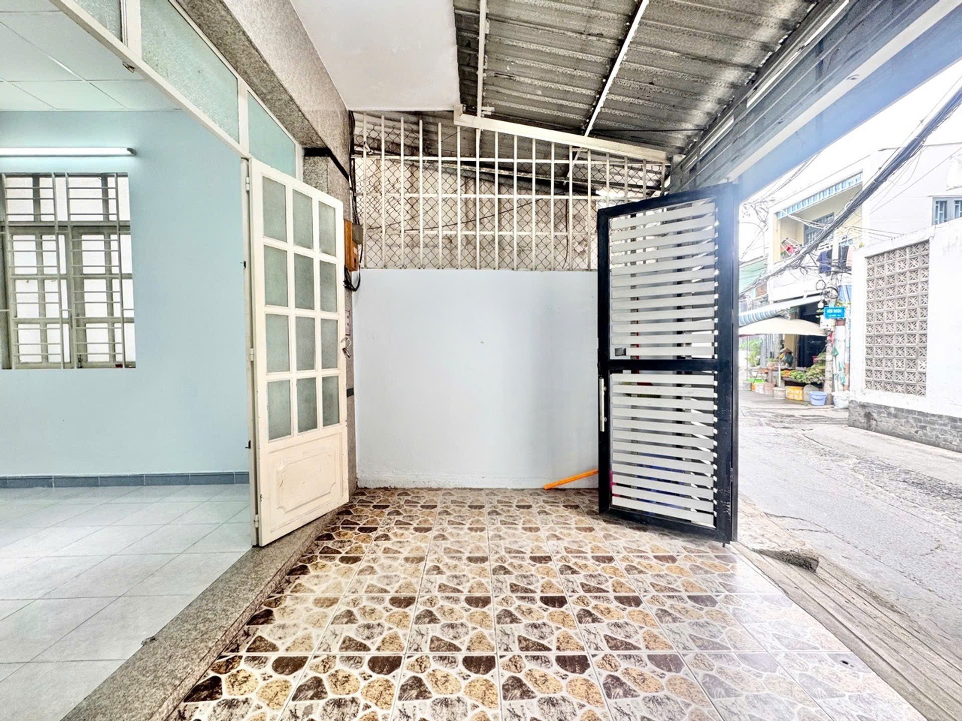BÁN NHÀ BÙI VĂN BA, QUẬN 7 – NHÀ CẤP 4- CÒN MỚI 9 TỶ 3 5