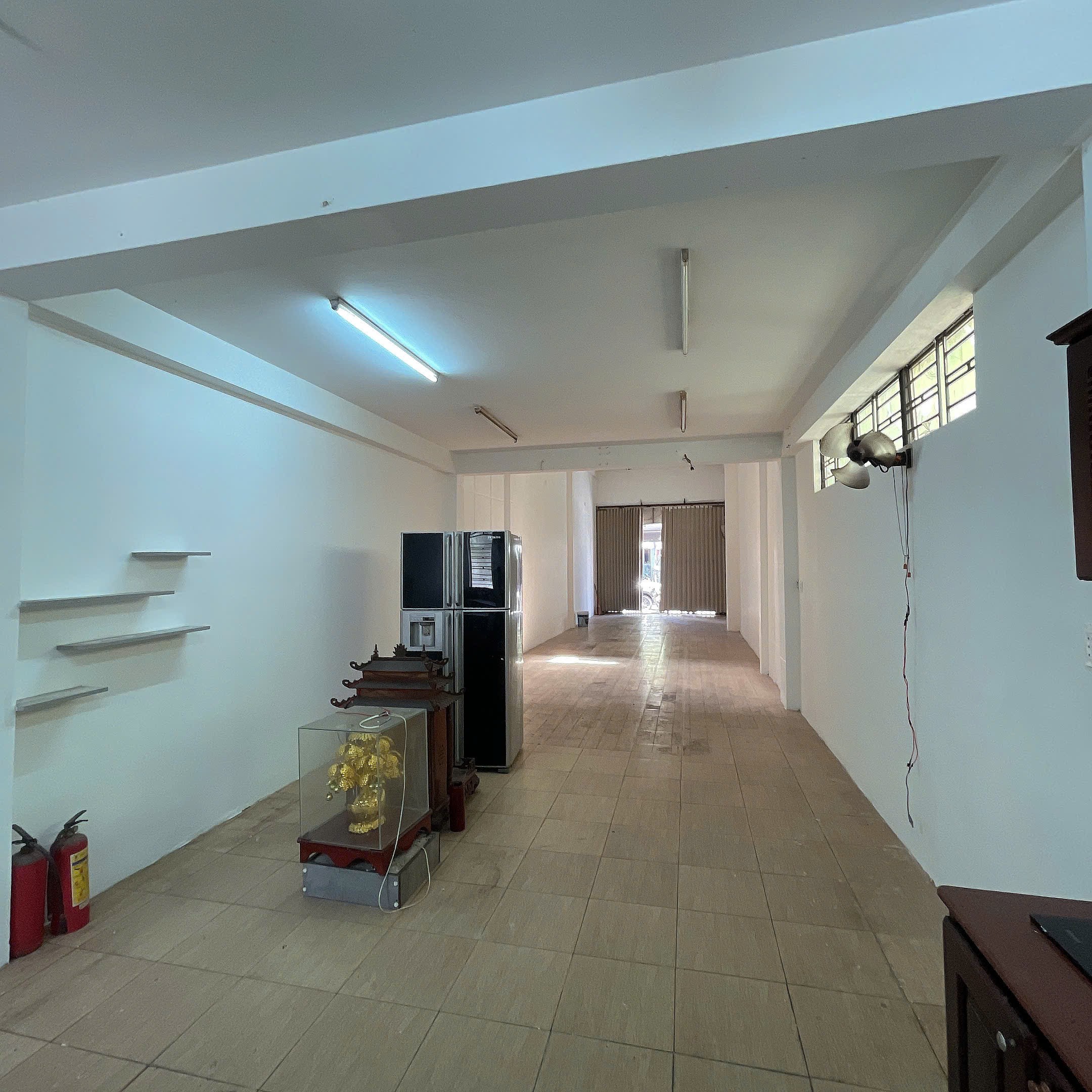 Cho Thuê Nhà Nguyên Căn Đường Núi Thành, Hải Châu, Đà Nẵng – 250m² – Giá Chỉ 23 Triệu/Tháng 4
