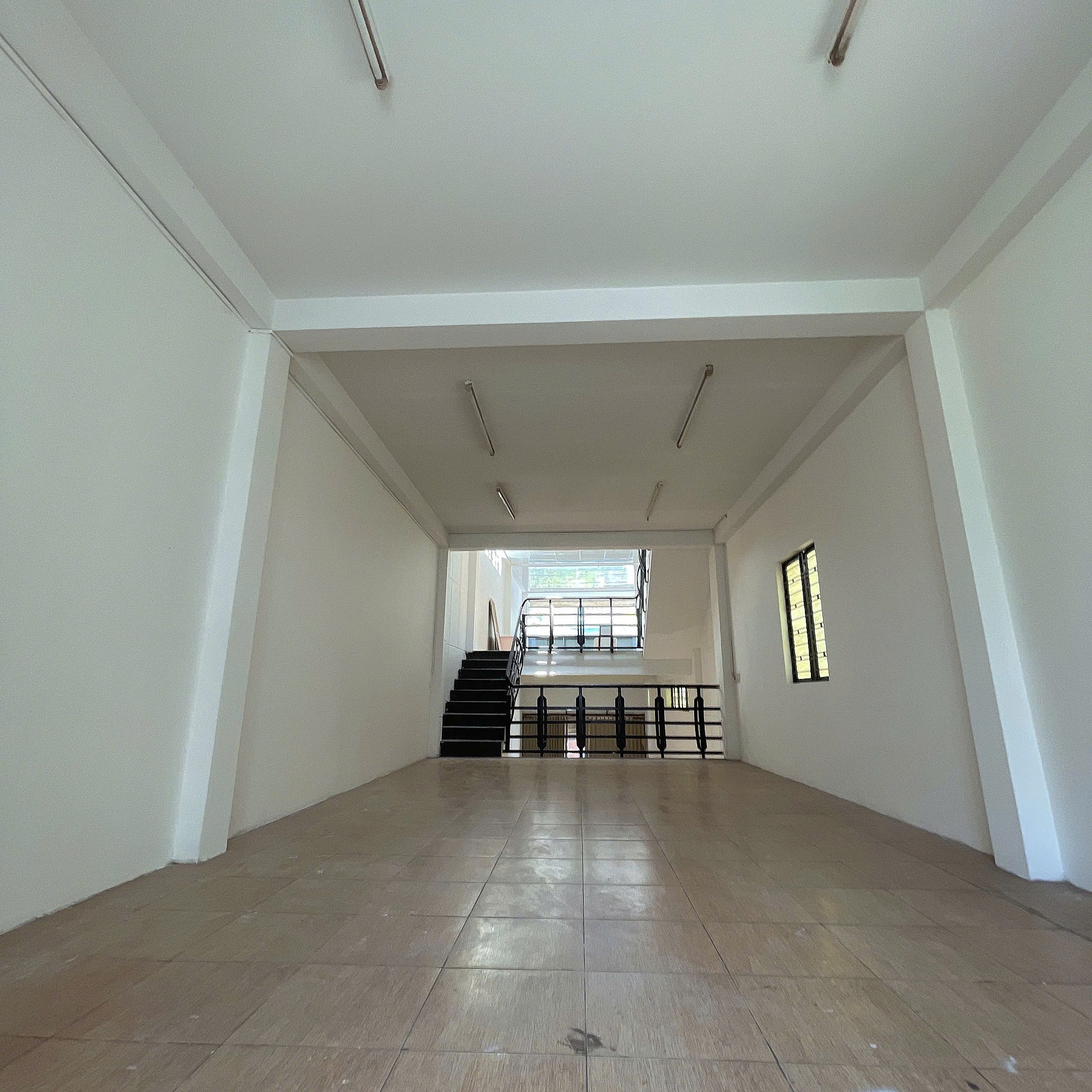 Cho Thuê Nhà Nguyên Căn Đường Núi Thành, Hải Châu, Đà Nẵng – 250m² – Giá Chỉ 23 Triệu/Tháng 2