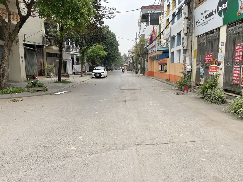 Cần bán 61m2 đất thổ cư ngõ 255 Thanh Am. Gần hồ và đường 40m Đoàn Khuê - Nam Đuống