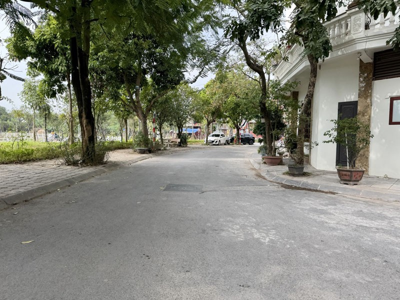 Cần bán 61m2 đất thổ cư ngõ 255 Thanh Am. Gần hồ và đường 40m Đoàn Khuê - Nam Đuống 3