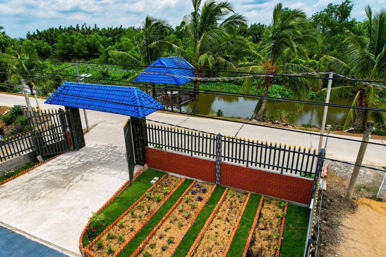 Bán nhà vườn view kênh xã Bình Đức tdt 764m2, 2pn, 1wc , chòi thủy tạ giá 2,8 tỷ 3