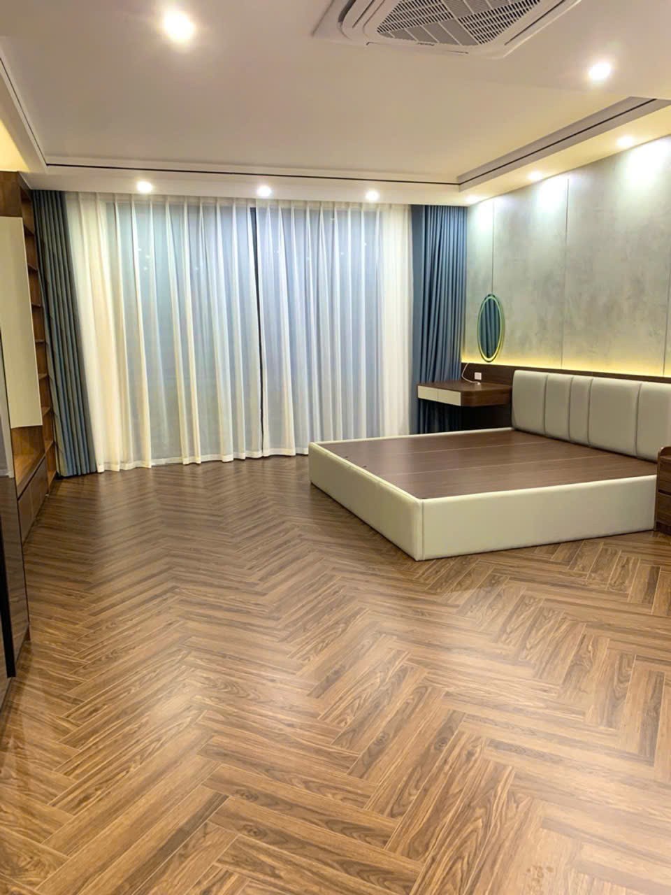 NHÀ ĐẸP THẠCH BÀN – CỔ LINH  62M² x 6 TẦNG  GARA Ô TÔ  THANG MÁY   15 TỶ 4