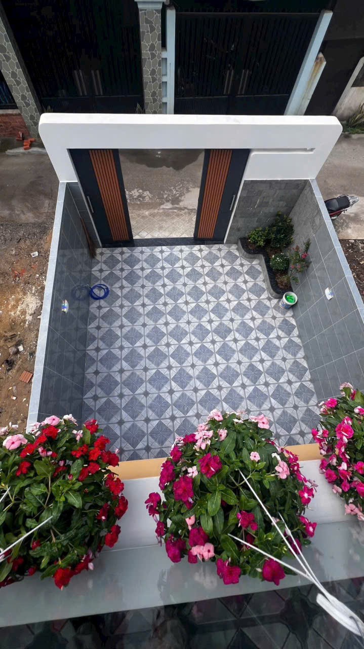 Bán nhà mới xây / 824 , Mỹ Hạnh Nam dt 125m2 , 1 lầu , 4pn, 3wc giá 3,4 tỷ 4