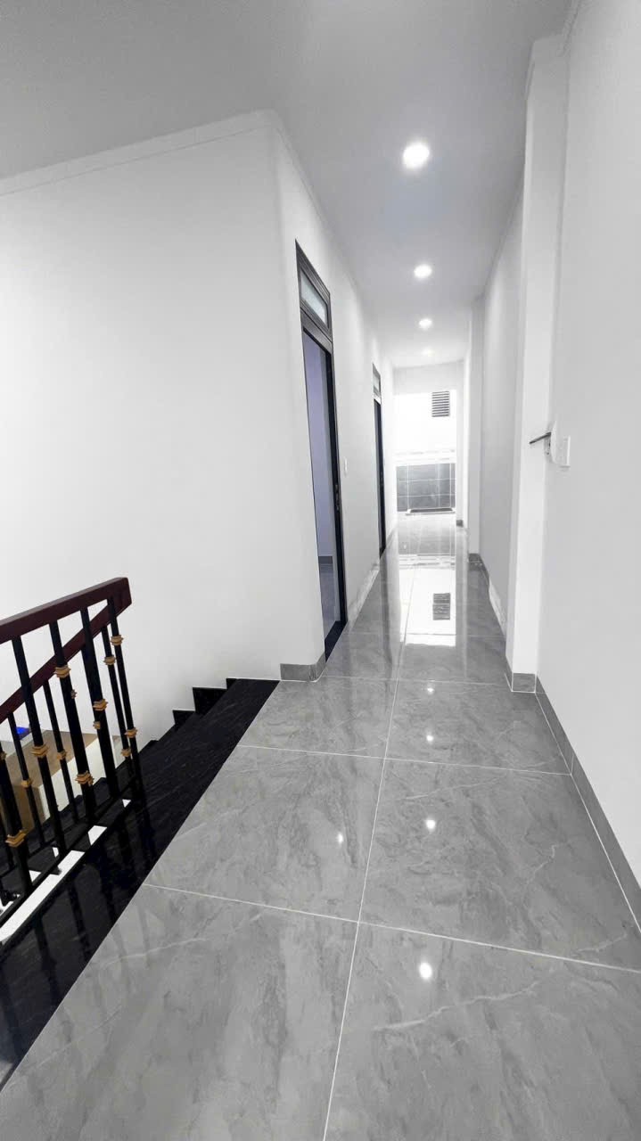 Bán nhà mới xây / 824 , Mỹ Hạnh Nam dt 125m2 , 1 lầu , 4pn, 3wc giá 3,4 tỷ 13