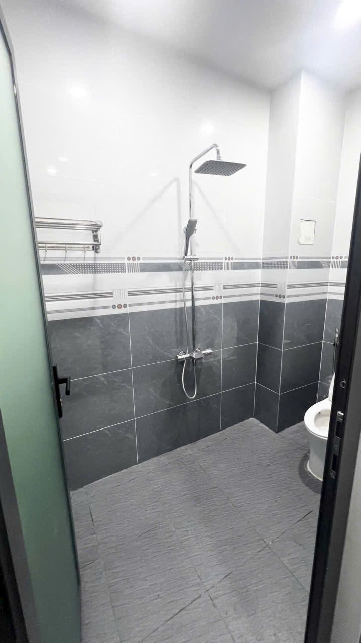 Bán nhà mới xây / 824 , Mỹ Hạnh Nam dt 125m2 , 1 lầu , 4pn, 3wc giá 3,4 tỷ 15