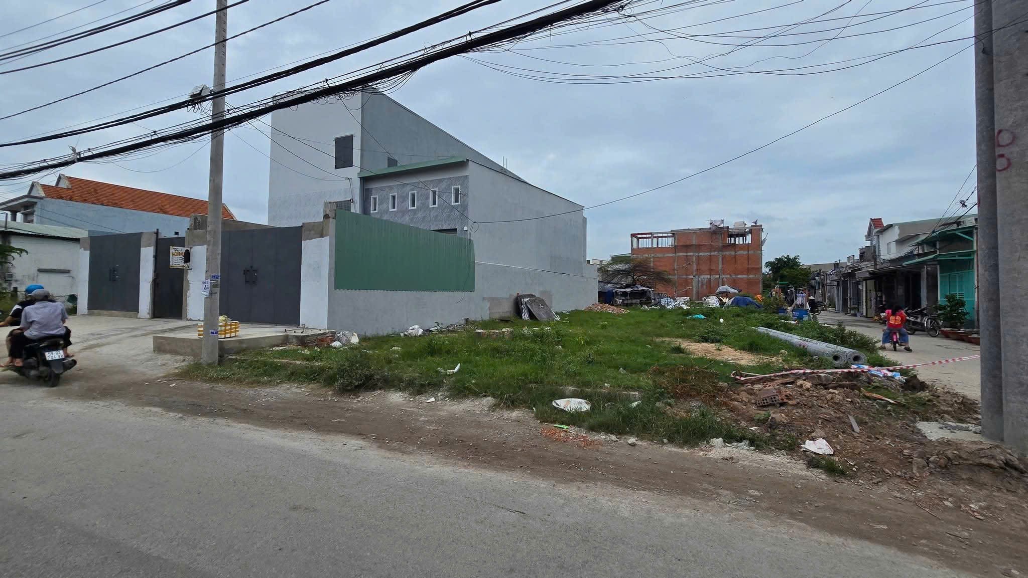 Bán 2 nền thổ cư liền kề mt đường 6A, Vĩnh Lộc B giá 5,2 - 6,8 tỷ ( lô góc )