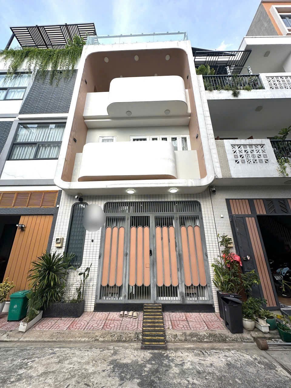 Bán nhà hẻm đường số 3, BHH dt 51m2 , 2 lầu  3pn, 3wc, sân thượng tặng full nội thất giá 6,9 tỷ 3