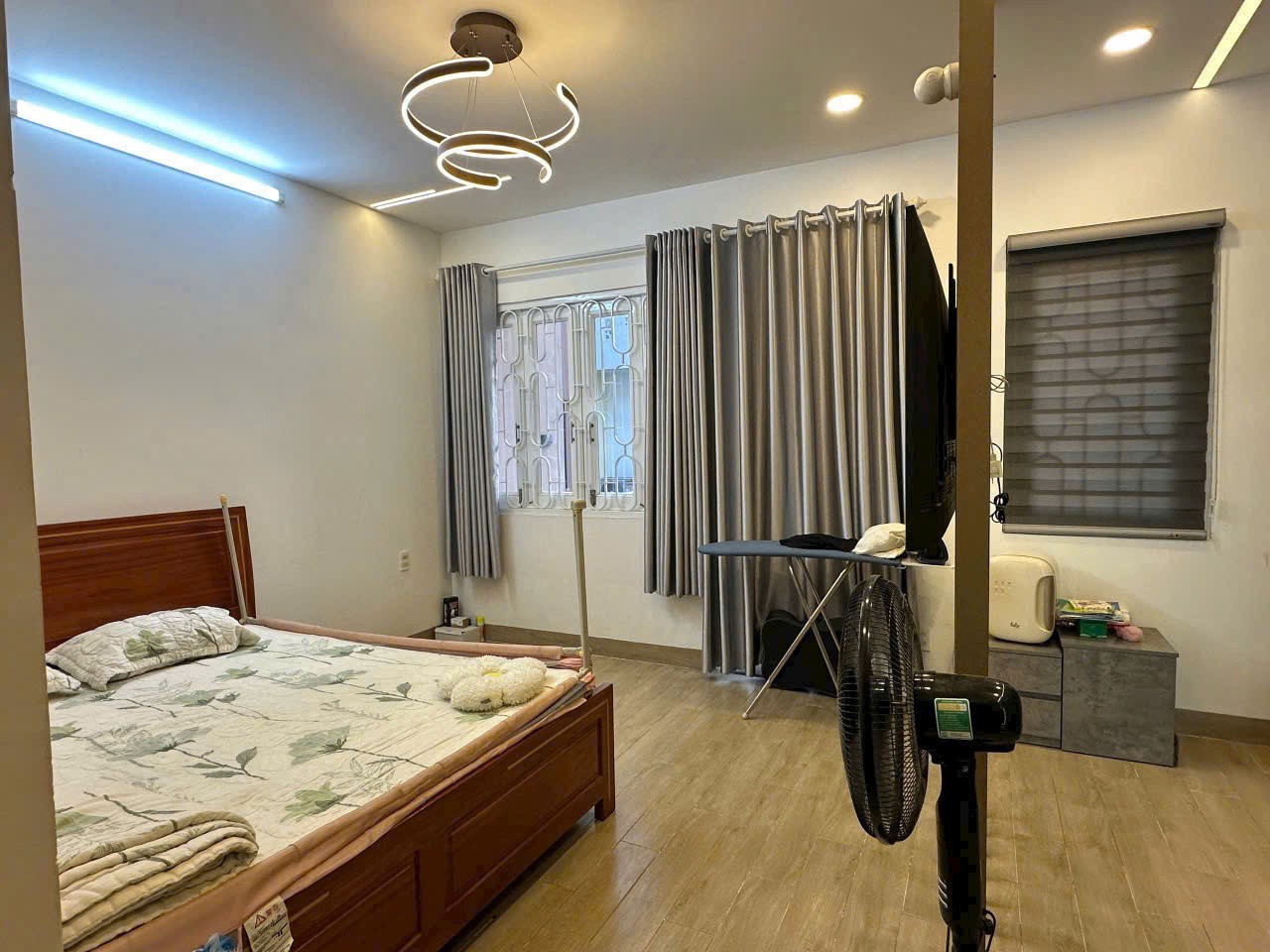 Bán nhà hẻm đường số 3, BHH dt 51m2 , 2 lầu  3pn, 3wc, sân thượng tặng full nội thất giá 6,9 tỷ 6