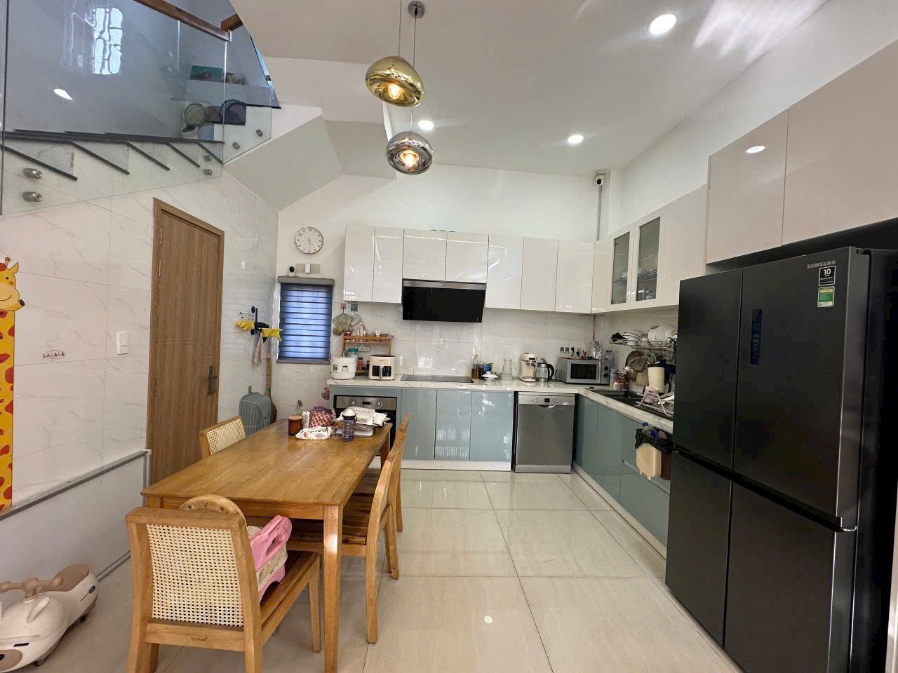 Bán nhà hẻm đường số 3, BHH dt 51m2 , 2 lầu  3pn, 3wc, sân thượng tặng full nội thất giá 6,9 tỷ 7