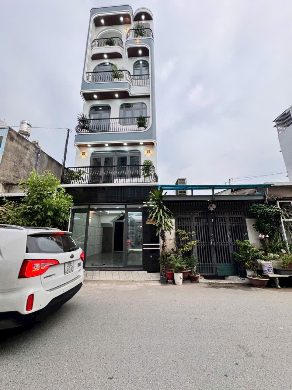 Bán nhà hẻm đường Bình Thành , Bình Hưng Hòa B , dt 67,5m2 , 3 lầu 5pn,5wc giá 8,3 tỷ 3