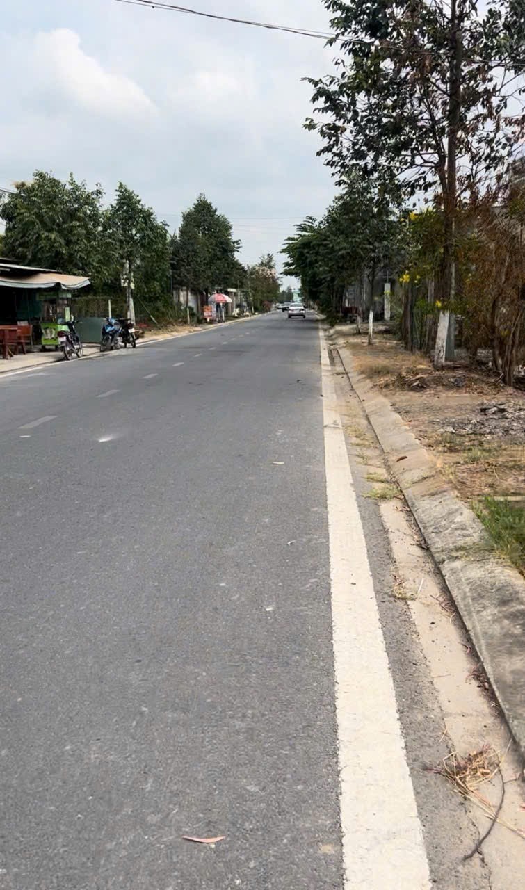 Bán đất mặt tiền Trương Thị Giao , thị trấn Hậu Nghĩa , Đức Hòa dt 700m2 ( 225m2 thổ) giá 5,5 tỷ 2