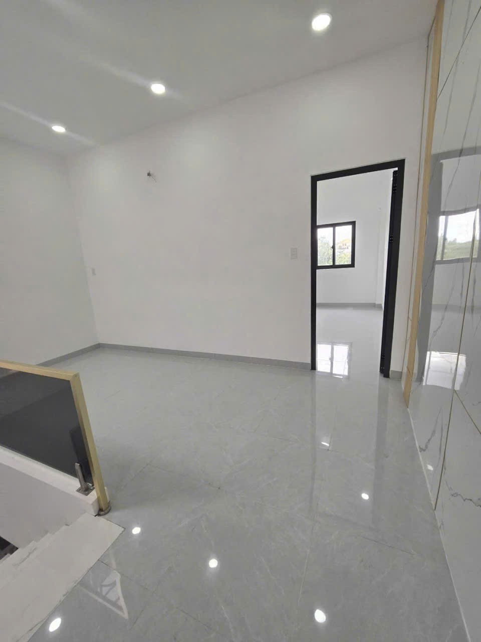 Bán nhà đẹp view sông mới xây , đường oto beton dt 156m2 , 1 lầu ,3pn, 3wc giá 3,3 tỷ 7