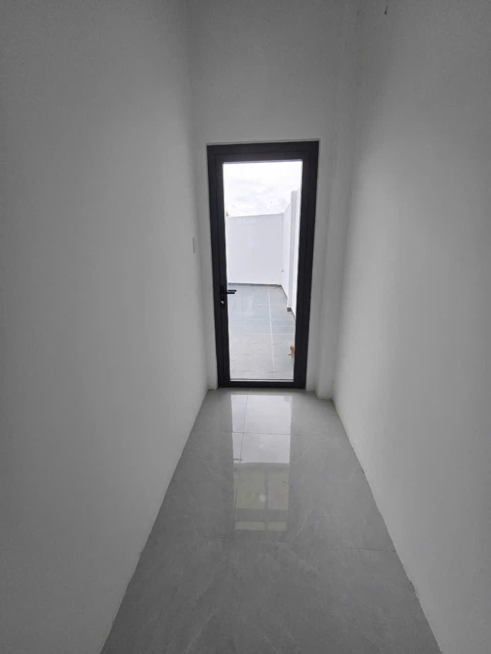 Bán nhà đẹp view sông mới xây , đường oto beton dt 156m2 , 1 lầu ,3pn, 3wc giá 3,3 tỷ 18