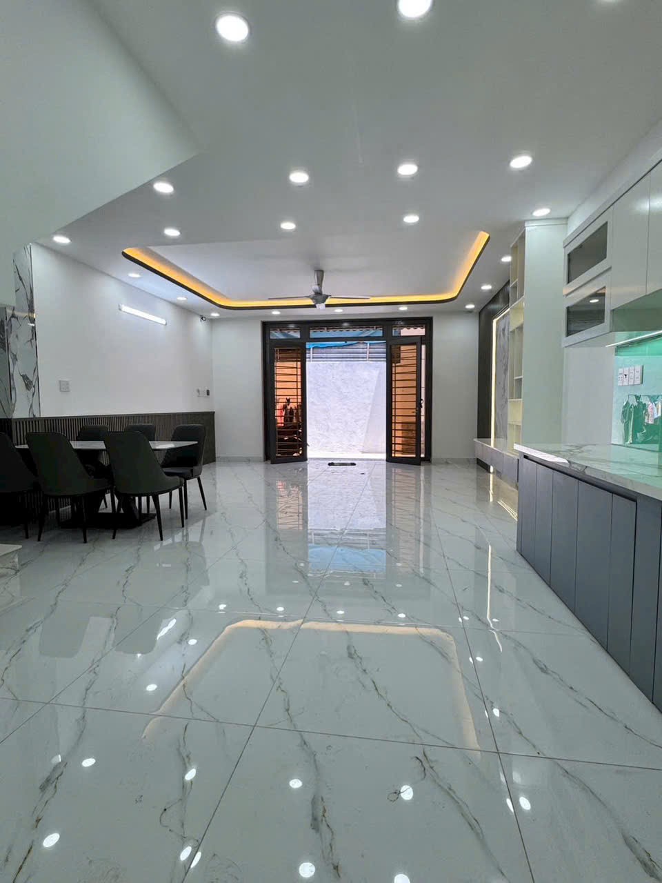 Bán nhà mới hẻm liên khu 4-5 , Bình Hưng Hòa B dt 56m2 , 1 lầu , 2pn, 3wc giá 4,3 tỷ 3