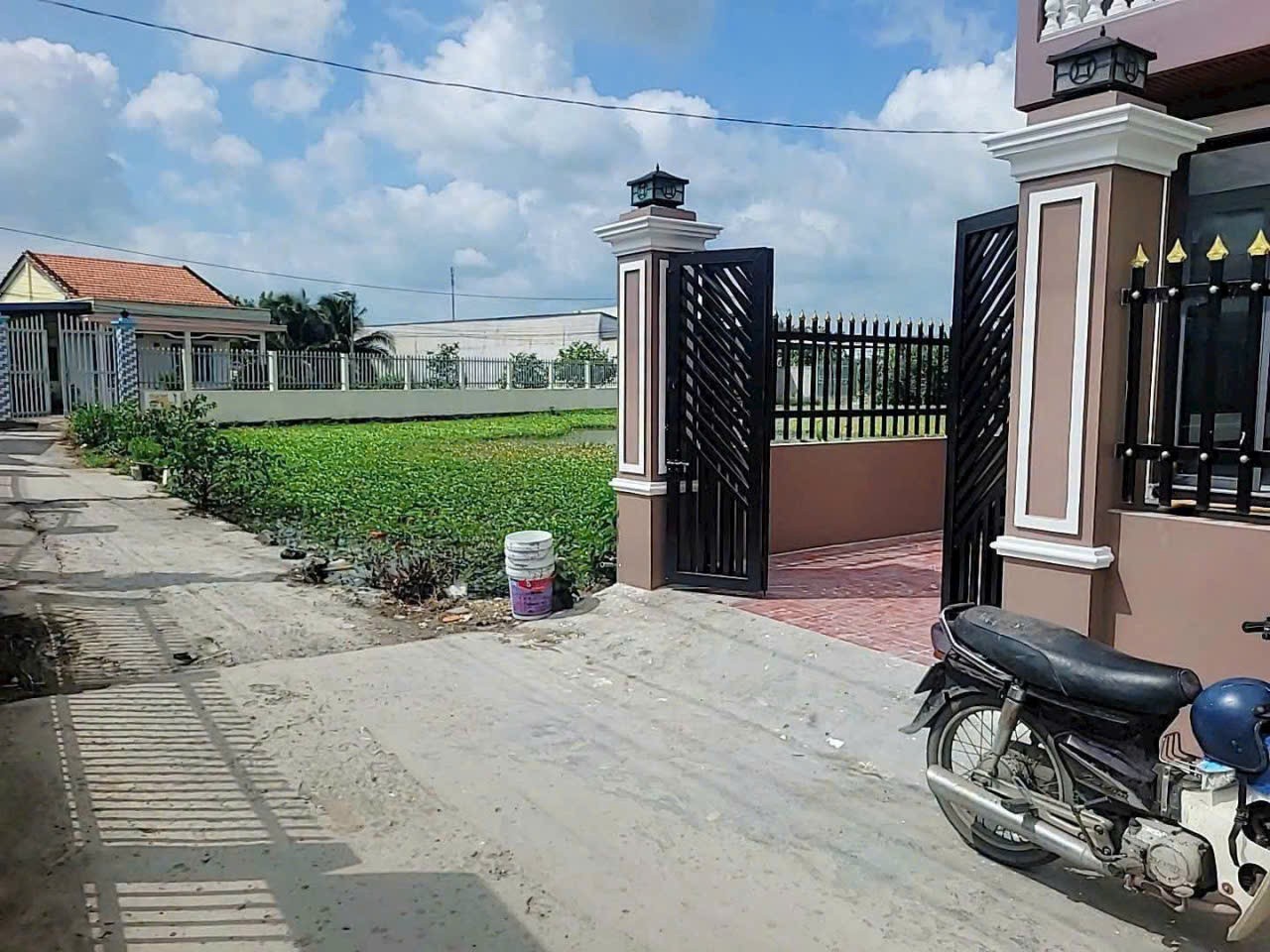 Bán nhà mới xây đường beton oto ấp 3A, Phước Lợi dt 117m2 full thổ , 1 lầu ,3 pn, 2wc giá 2,3 tỷ 3