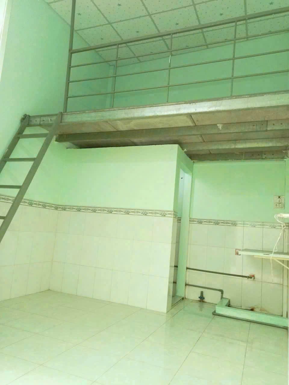 Bán dãy trọ 8 phòng có gác xã Long Trạch, Cần Đước dt 117m2 full thổ giá 2,1 tỷ 2