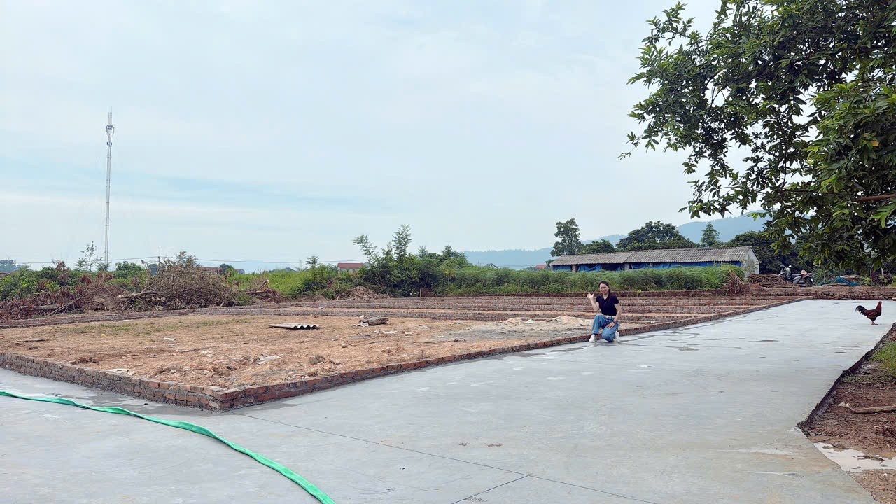 DT 100 M VIU CÁNH ĐỒNG THOÁNG MÁT -HỒ CÂU CÁ -PHÙ HỢP MUA XÂY NHÀ NGHỈ DƯỠNG CHO 1 GIA DDINGF -VỚI 4