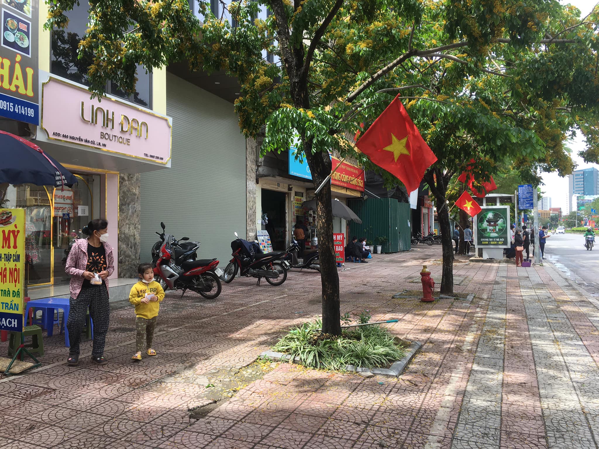 Bán đất mặt phố Nguyễn Văn Cừ, quận Long Biên. DT 180m2, giá 218 triệu/m2 1