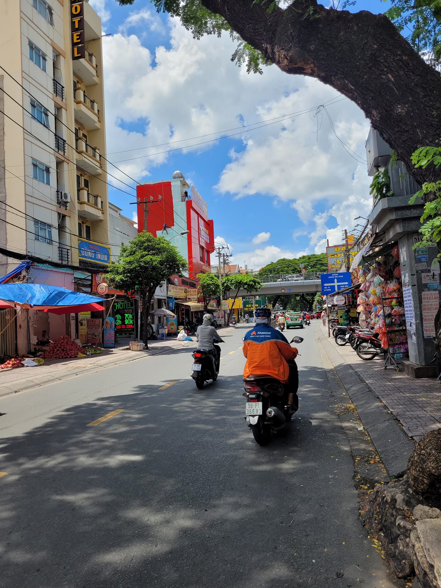 Bán nhà Mặt Tiền Kinh Doanh Đường Hoàng Hoa Thám, Tân Bình, 135m2, 4 Tầng, chỉ 29 tỷ