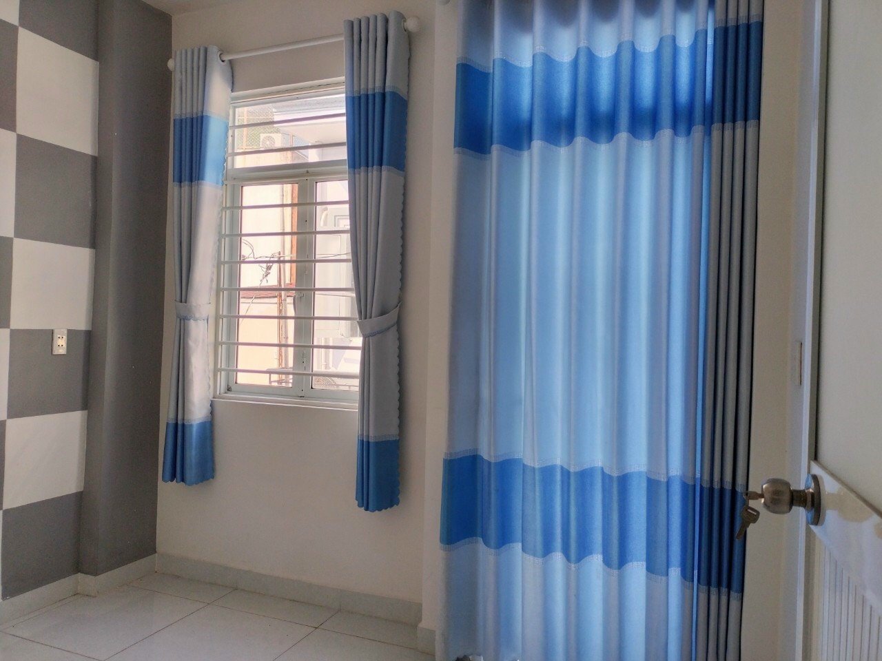 Lê Quang Định, Bình Thạnh - 2 Phòng ngủ - Hẻm ba gác - 3.5 tỷ bớt, Diện tích: 28 m², Giá: 3.5 Tỷ - LH: 0931892924 3