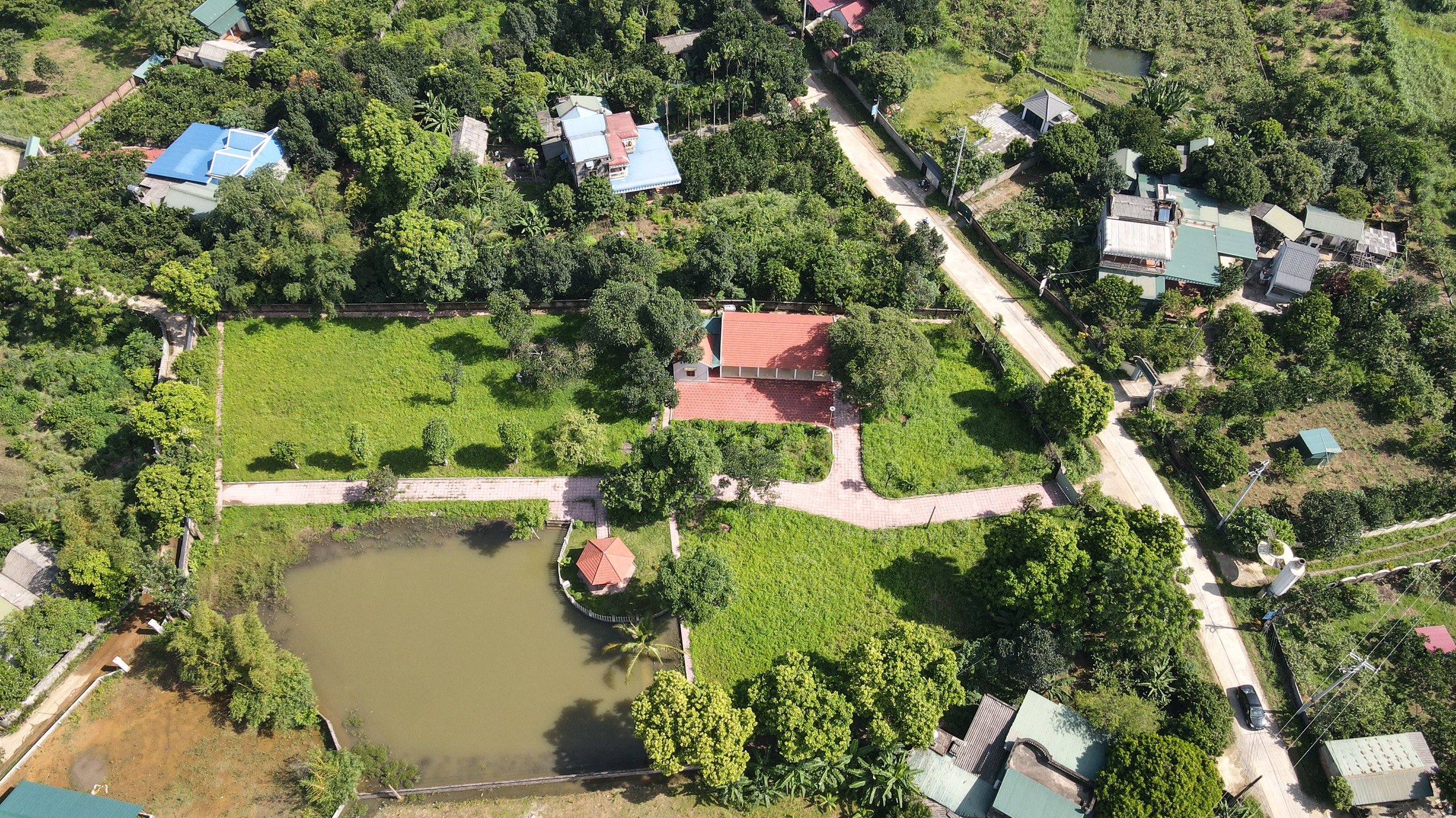 Bán khuôn viên nghỉ dưỡng gần các khu tiện ích của Lương Sơn Hoà Bình. 5