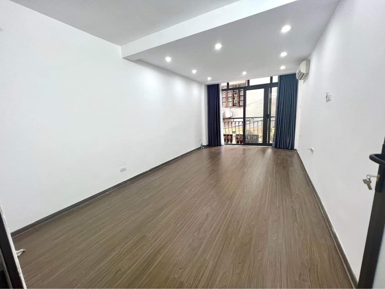 Chủ hạ 5.8 tỷ, có nhà đẹp CÁT LINH–ĐỐNG ĐA, dt: 43m2. Khách xem mua cọc nhanh kẻo bay ạ.