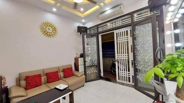 Cần bán Nhà mặt tiền đường Âu Cơ, Phường Tứ Liên, Diện tích 40m², Giá Thương lượng