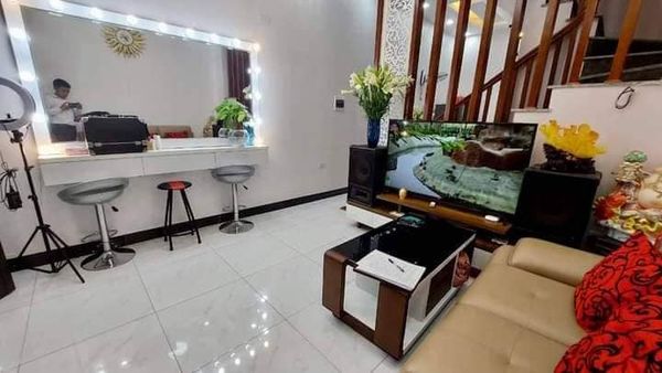 Cần bán Nhà mặt tiền đường Âu Cơ, Phường Tứ Liên, Diện tích 40m², Giá Thương lượng 2