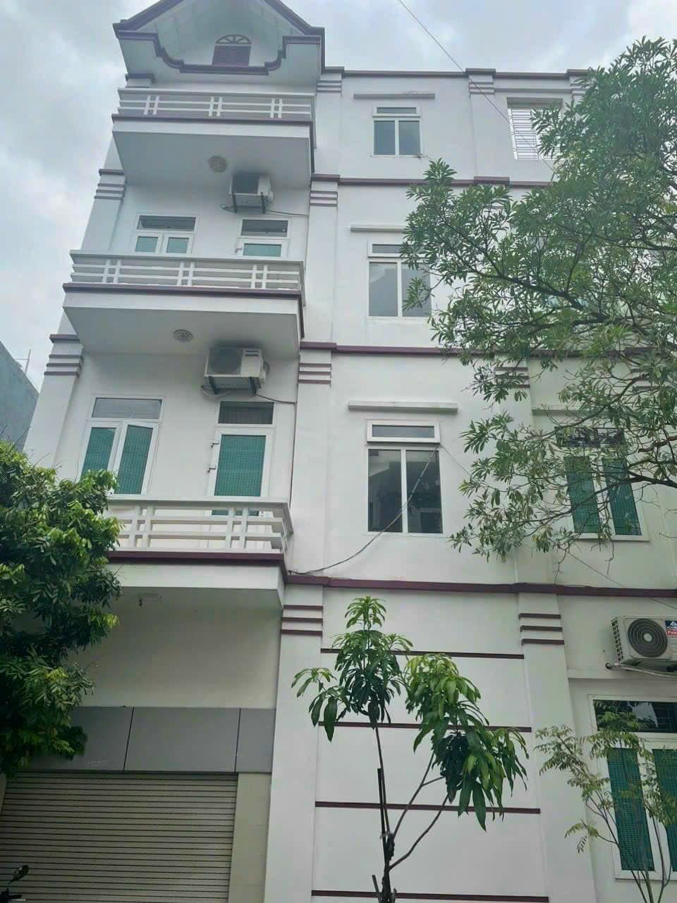 Bán nhà 4 tầng lô góc KĐT Vạn Phúc, ph Thanh Bình, TP HD 75m2, đường 13.5m, 4 phòng ngủ