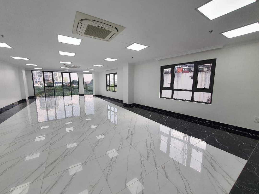 Building Nguyễn Văn Cừ - Long Biên 115m2 xây 8 tầng 1 hầm thang máy 3